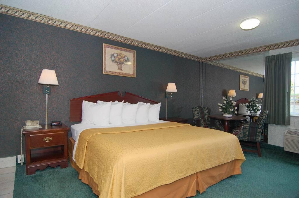 Quality Inn & Conference Center Maple Shade Zimmer foto